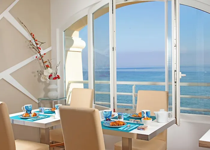 Beau Rivage 2* Algajola (Corsica)