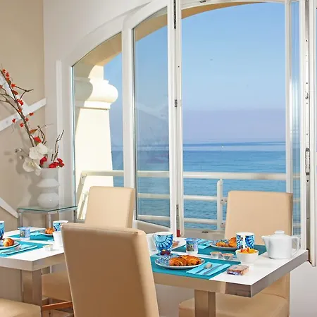 Beau Rivage 2* Algajola (Corsica)