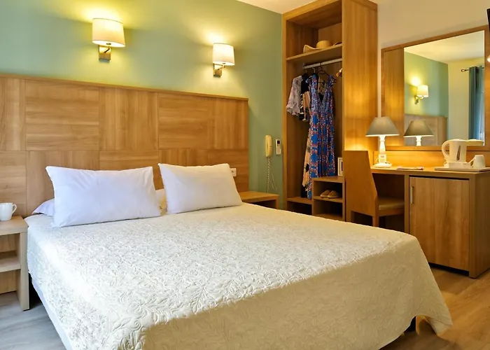 Beau Rivage 2* Algajola (Corsica)